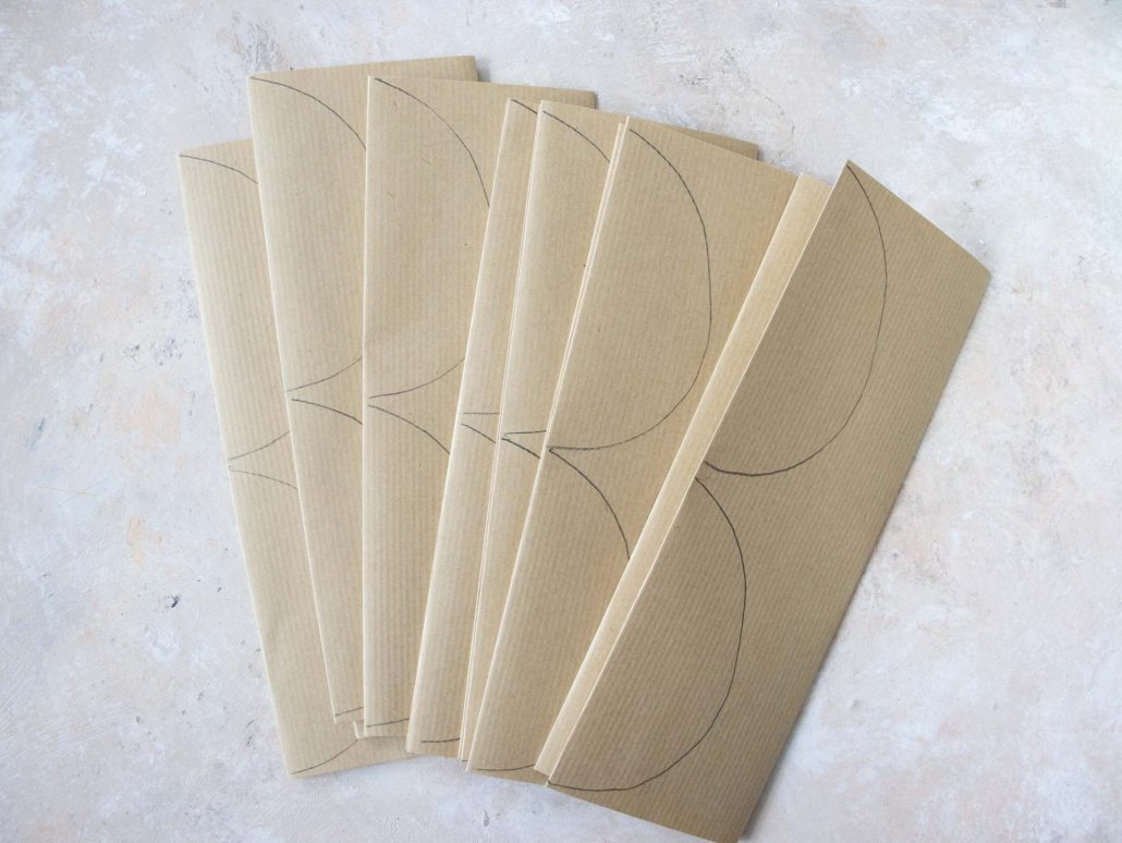 Ganz einfache Osterdeko aus Papier basteln. Waben-Ostereier und Waben-Haserhasen ganz leicht selbstgemacht.