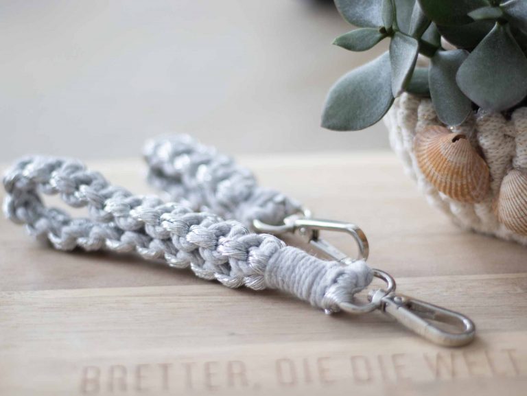 2 Makramee-Schlüsselanhänger (18 Cm) – Handgefertigt, Aus Baumwollseil, In Weiß & Sojagrün